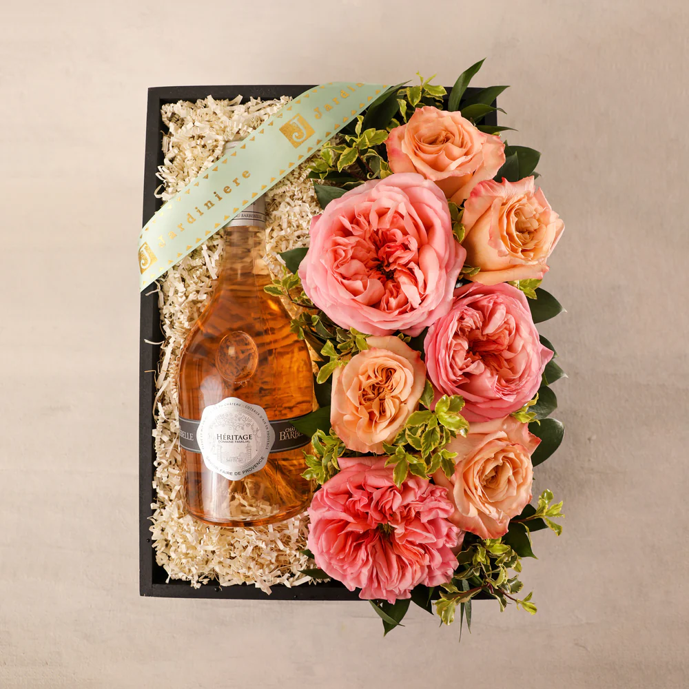 Artificial flower gifts for long-lasting sentiment Artificial flower gift set packed for shipping