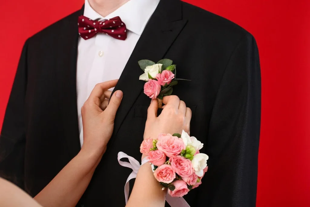What Flowers Go in a Corsage
