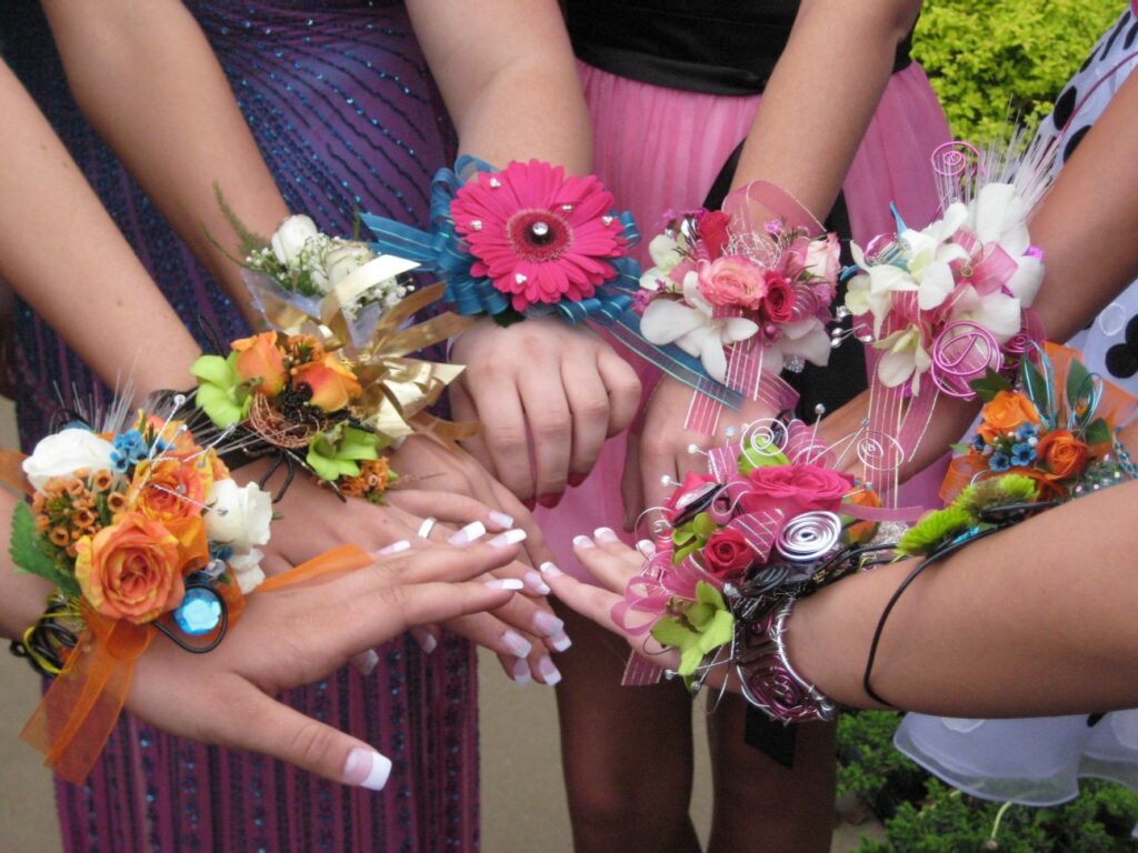 popular corsage flowers 2025