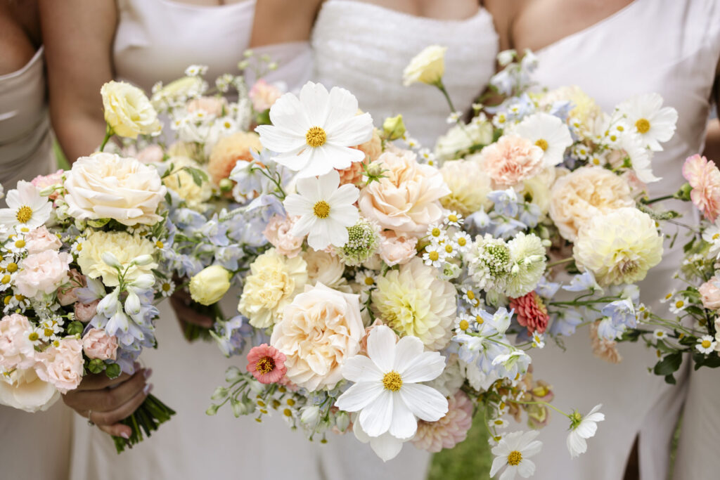 wedding and retail tactics that make artificial flowers look real