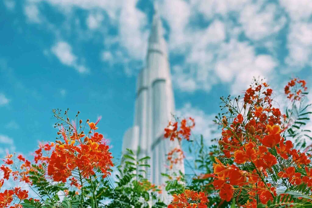 artificial flowers Dubai heat material selection under strong light