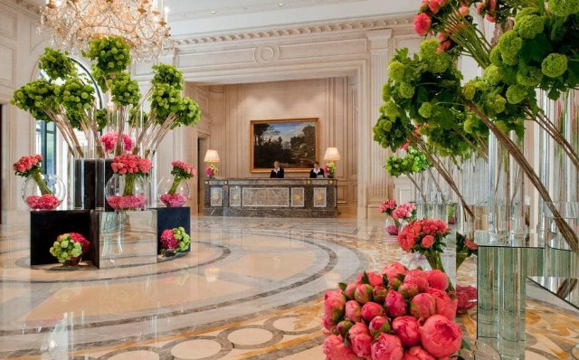 lobby layouts with real and silk flowers for hotels