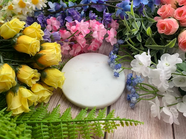what I learned from helping buyers clean faux flowers at scale