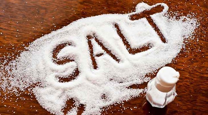 how to clean artificial flowers with salt at home