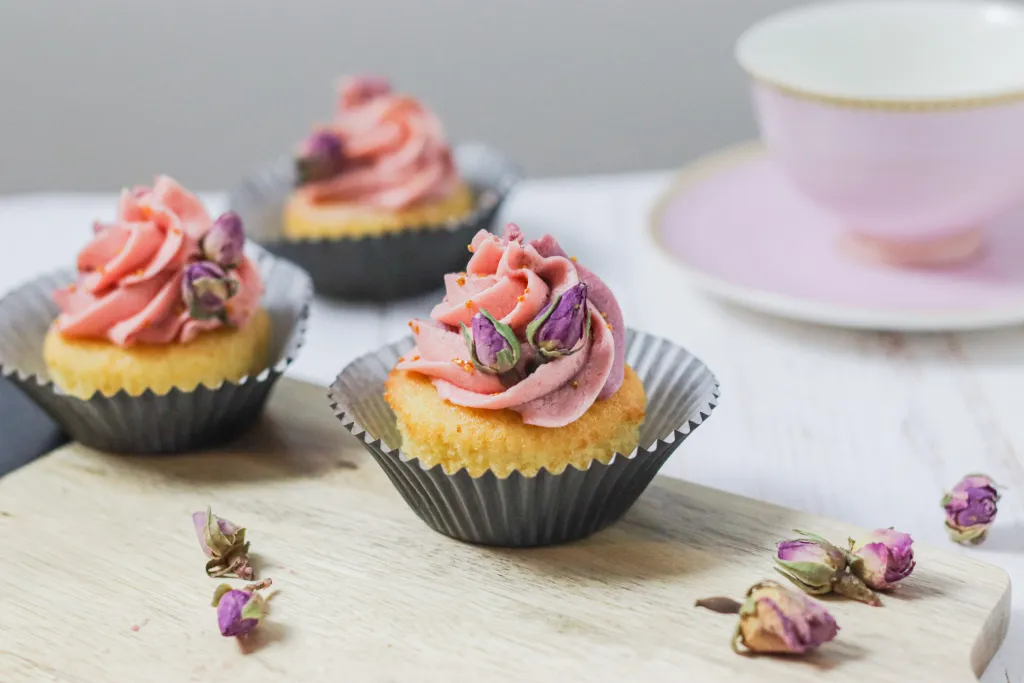 fake flowers for cake decorating without direct food contact