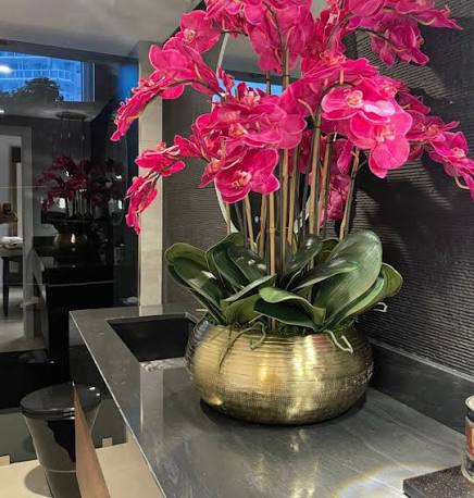 custom wholesale artificial flower arrangements for hotel lobby projects
