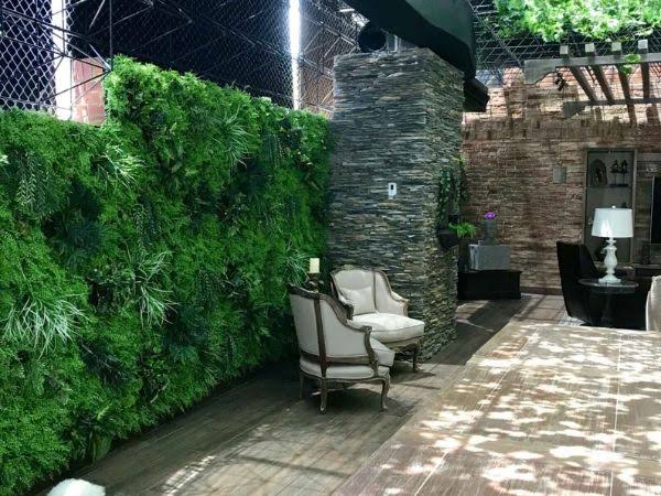 wholesale fake plants for balcony privacy project buyers