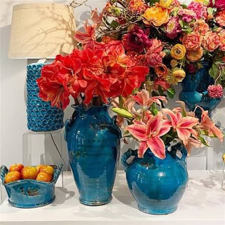 choosing stable containers for artificial flower arrangement ideas in commercial spaces