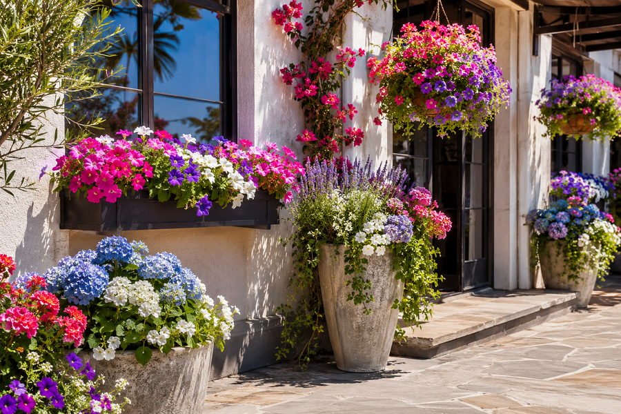 Outdoor Artificial Flowers in 2025: UV Protection, Best Picks, and Pro Maintenance Tips