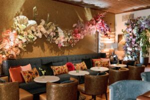 commercial restaurant artificial flowers wholesale sourcing and customization