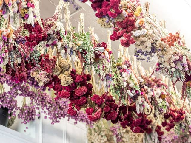 drying commercial displays after cleaning artificial flowers
